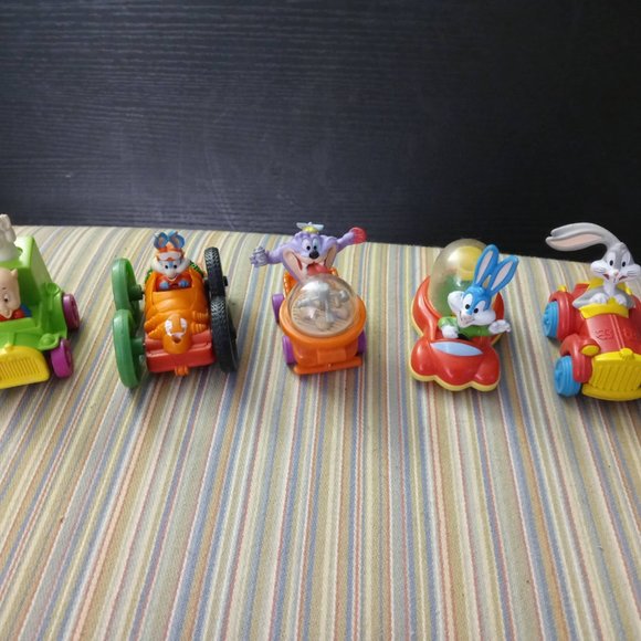 Vintage Tiny Toon Advenures / Looney Toon characters. 5 McDonalds toys - Picture 1 of 3